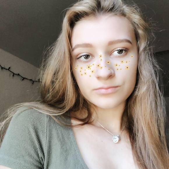 Meet your Posher, Raina - Picture 1 of 1